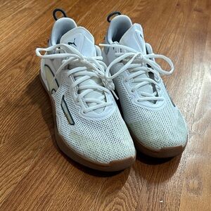 Puma Men's White and Gray Athletic Shoes